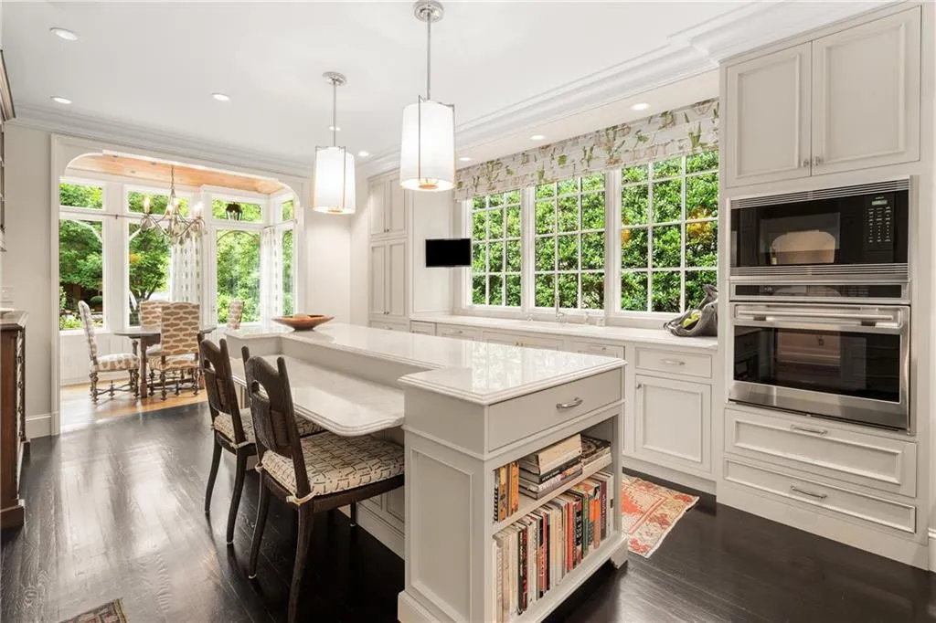 Atlanta, Georgia 30305, 4 Bedrooms Bedrooms, ,3 BathroomsBathrooms,Residential,For Sale,7585097