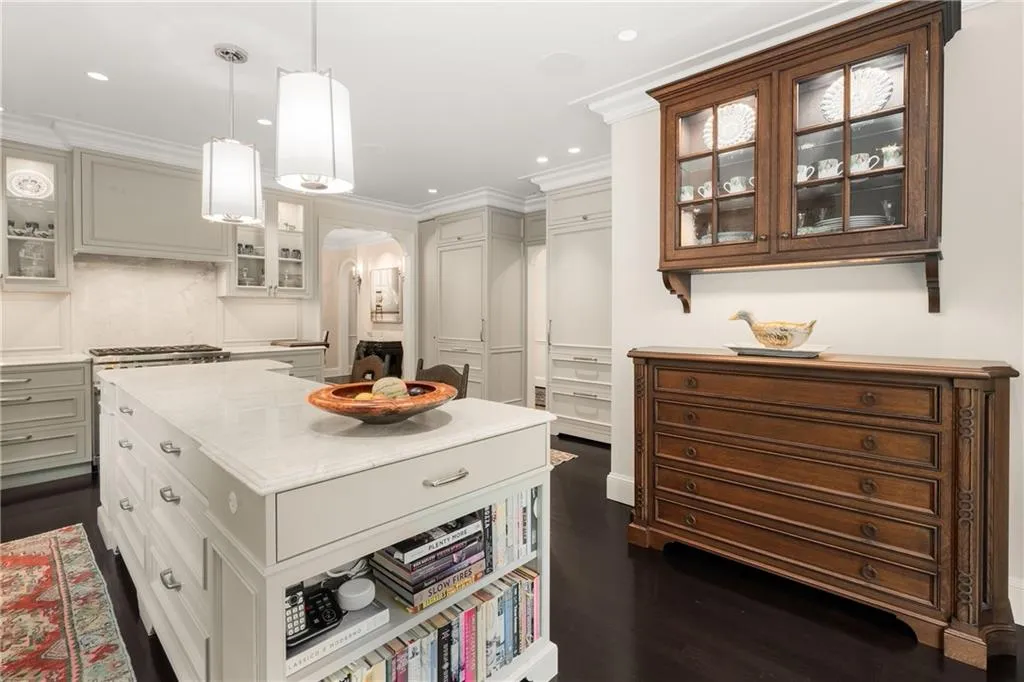 Atlanta, Georgia 30305, 4 Bedrooms Bedrooms, ,3 BathroomsBathrooms,Residential,For Sale,7585097