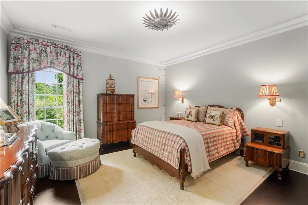 Atlanta, Georgia 30305, 4 Bedrooms Bedrooms, ,3 BathroomsBathrooms,Residential,For Sale,7585097