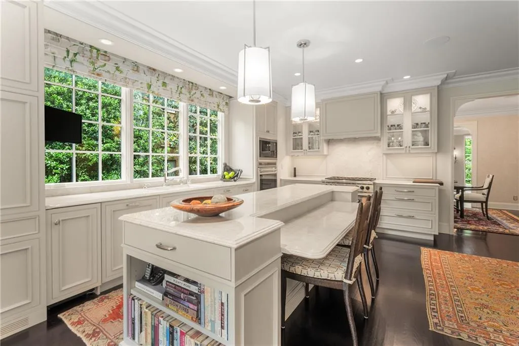 Atlanta, Georgia 30305, 4 Bedrooms Bedrooms, ,3 BathroomsBathrooms,Residential,For Sale,7585097