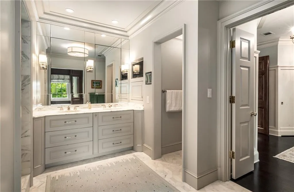 Atlanta, Georgia 30305, 4 Bedrooms Bedrooms, ,3 BathroomsBathrooms,Residential,For Sale,7585097