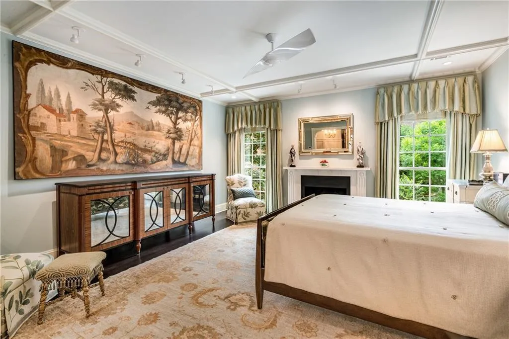 Atlanta, Georgia 30305, 4 Bedrooms Bedrooms, ,3 BathroomsBathrooms,Residential,For Sale,7585097
