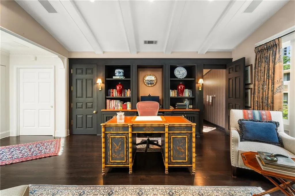 Atlanta, Georgia 30305, 4 Bedrooms Bedrooms, ,3 BathroomsBathrooms,Residential,For Sale,7585097