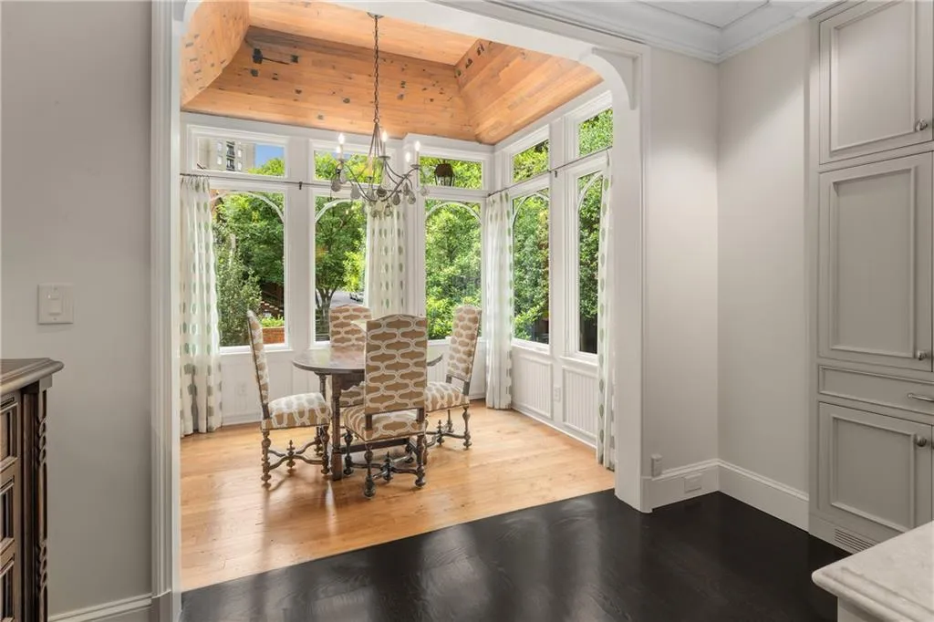 Atlanta, Georgia 30305, 4 Bedrooms Bedrooms, ,3 BathroomsBathrooms,Residential,For Sale,7585097