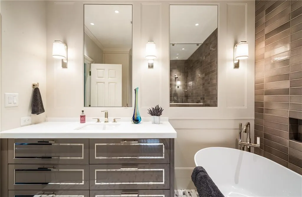 Atlanta, Georgia 30305, 4 Bedrooms Bedrooms, ,3 BathroomsBathrooms,Residential,For Sale,7585097