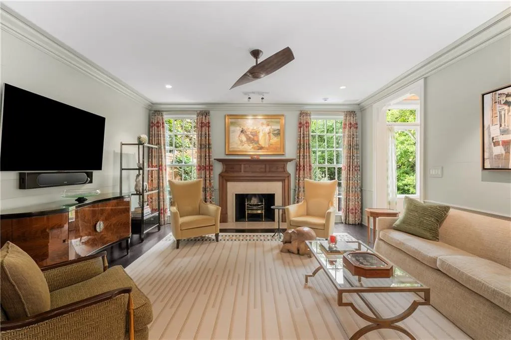 Atlanta, Georgia 30305, 4 Bedrooms Bedrooms, ,3 BathroomsBathrooms,Residential,For Sale,7585097