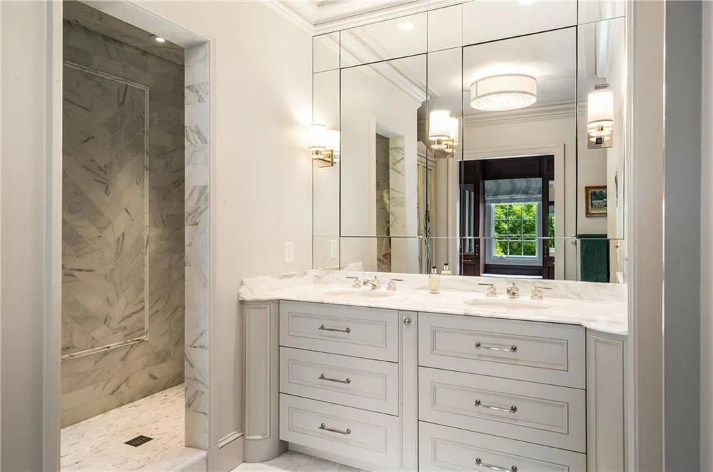 Atlanta, Georgia 30305, 4 Bedrooms Bedrooms, ,3 BathroomsBathrooms,Residential,For Sale,7585097