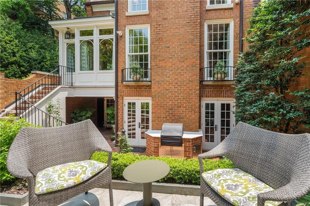 Atlanta, Georgia 30305, 4 Bedrooms Bedrooms, ,3 BathroomsBathrooms,Residential,For Sale,7585097