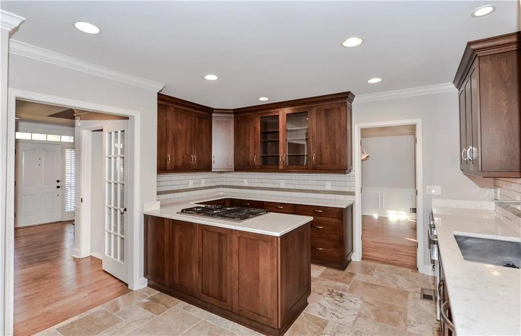 7705 Dunvegan Close, Sandy Springs, Georgia 30350, 5 Bedrooms Bedrooms, ,4 BathroomsBathrooms,Residential,Sold,7705 Dunvegan Close,5784839