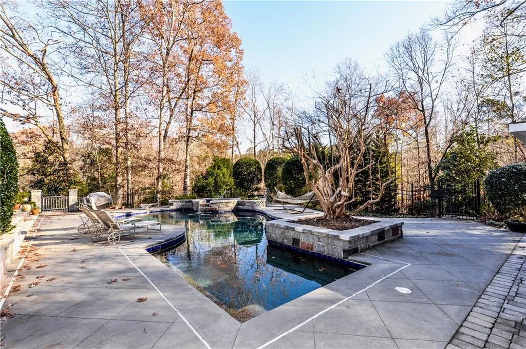 7705 Dunvegan Close, Sandy Springs, Georgia 30350, 5 Bedrooms Bedrooms, ,4 BathroomsBathrooms,Residential,Sold,7705 Dunvegan Close,5784839