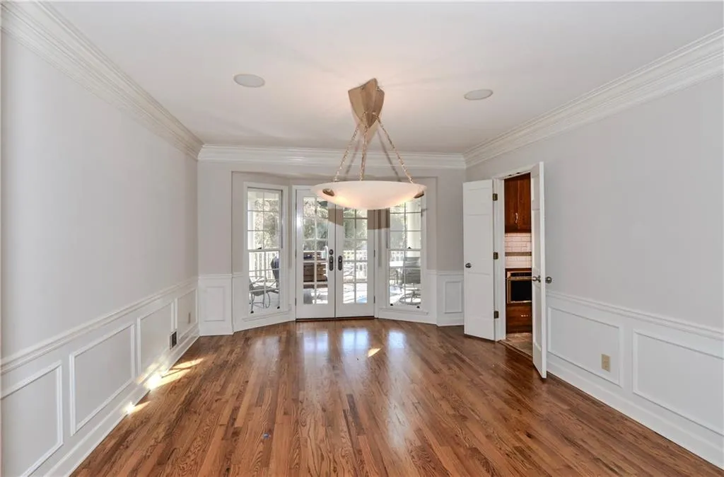 7705 Dunvegan Close, Sandy Springs, Georgia 30350, 5 Bedrooms Bedrooms, ,4 BathroomsBathrooms,Residential,Sold,7705 Dunvegan Close,5784839