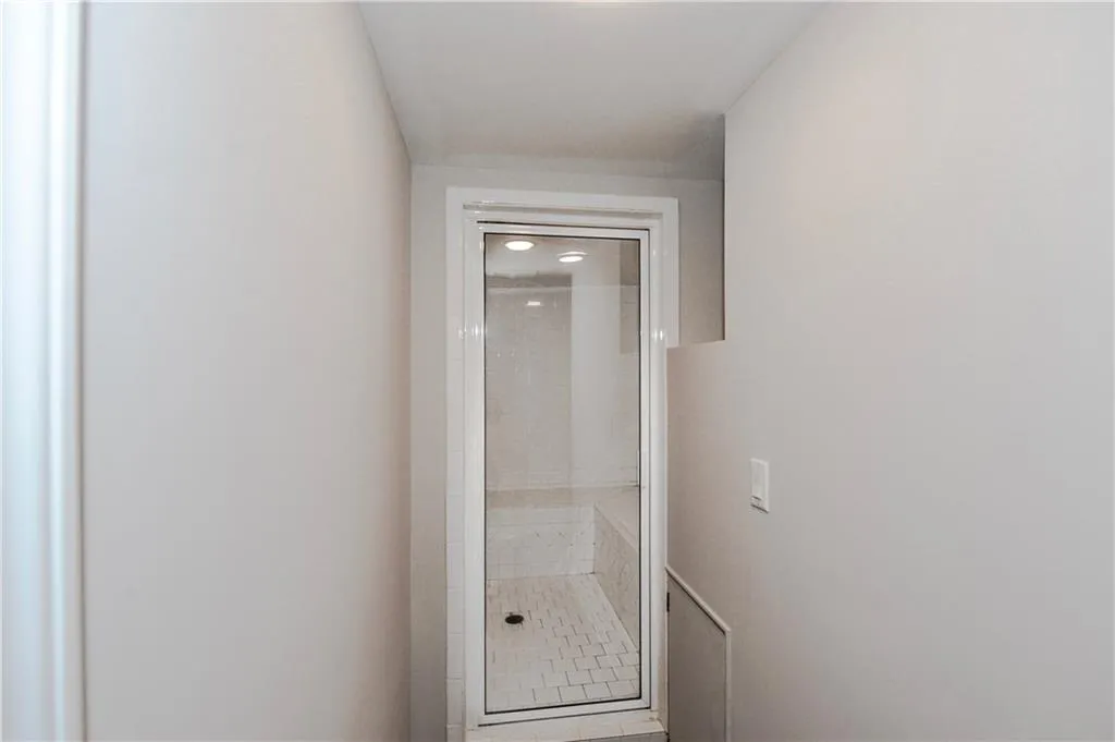 7705 Dunvegan Close, Sandy Springs, Georgia 30350, 5 Bedrooms Bedrooms, ,4 BathroomsBathrooms,Residential,Sold,7705 Dunvegan Close,5784839