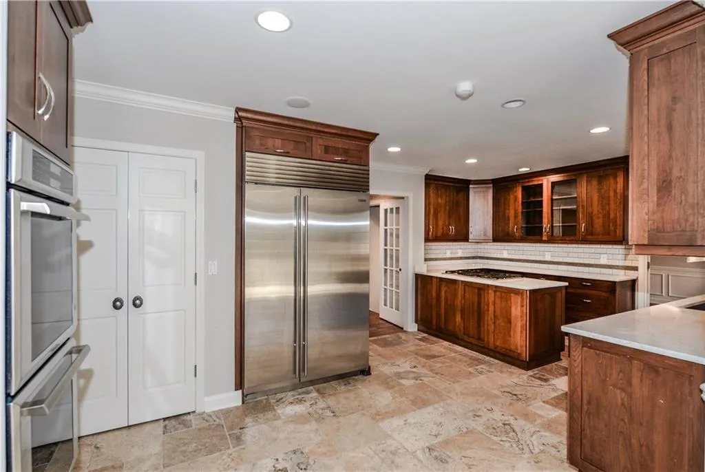 7705 Dunvegan Close, Sandy Springs, Georgia 30350, 5 Bedrooms Bedrooms, ,4 BathroomsBathrooms,Residential,Sold,7705 Dunvegan Close,5784839