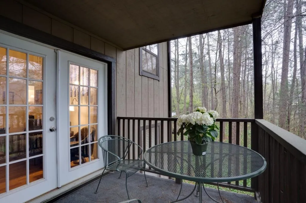 504 River Run Drive, Sandy Springs, Georgia 30350, 2 Bedrooms Bedrooms, ,1 BathroomBathrooms,Residential,Sold,504 River Run Drive,7028033