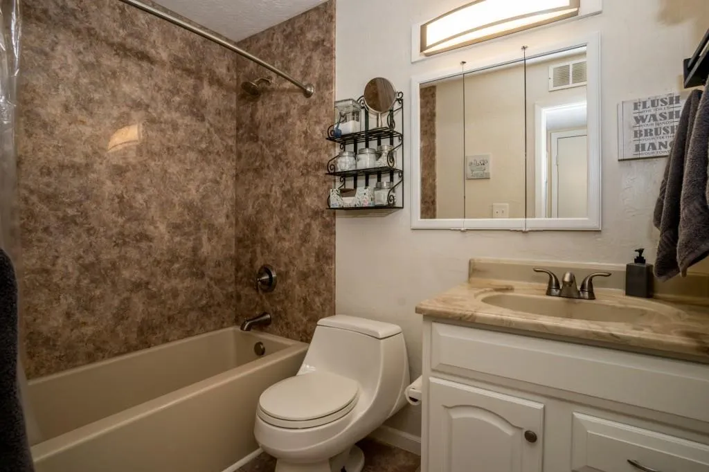 504 River Run Drive, Sandy Springs, Georgia 30350, 2 Bedrooms Bedrooms, ,1 BathroomBathrooms,Residential,Sold,504 River Run Drive,7028033