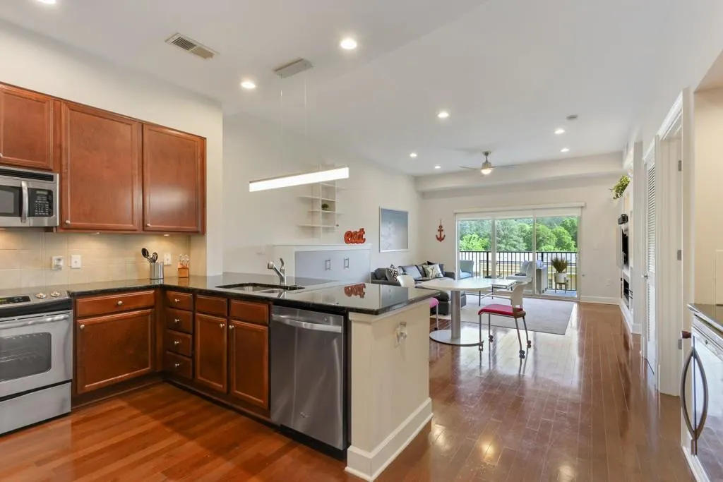 200 River Vista Drive Unit 712, Atlanta, Georgia 30339, 1 Bedroom Bedrooms, ,1 BathroomBathrooms,Residential,Sold,200 River Vista Drive Unit 712,6007407