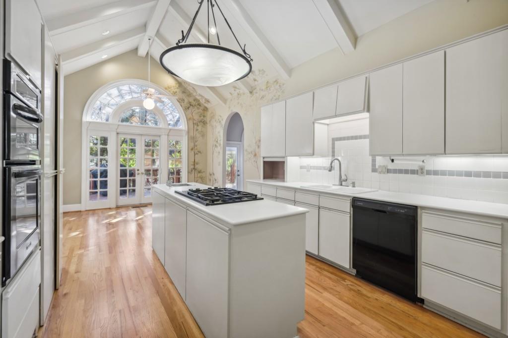 7835 Landowne Drive, Sandy Springs, Georgia 30350, 3 Bedrooms Bedrooms, ,3 BathroomsBathrooms,Residential,Sold,7835 Landowne Drive,7303538