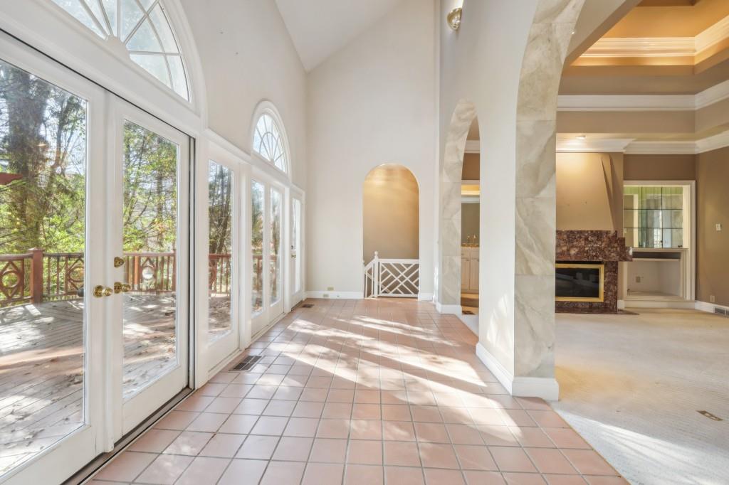 7835 Landowne Drive, Sandy Springs, Georgia 30350, 3 Bedrooms Bedrooms, ,3 BathroomsBathrooms,Residential,Sold,7835 Landowne Drive,7303538