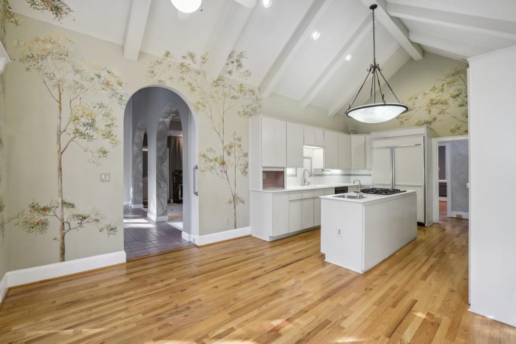 7835 Landowne Drive, Sandy Springs, Georgia 30350, 3 Bedrooms Bedrooms, ,3 BathroomsBathrooms,Residential,Sold,7835 Landowne Drive,7303538