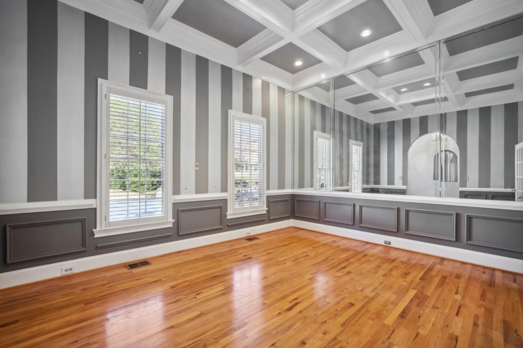 7835 Landowne Drive, Sandy Springs, Georgia 30350, 3 Bedrooms Bedrooms, ,3 BathroomsBathrooms,Residential,Sold,7835 Landowne Drive,7303538