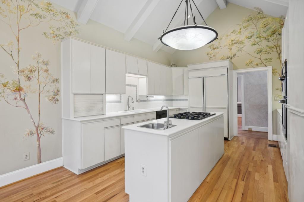 7835 Landowne Drive, Sandy Springs, Georgia 30350, 3 Bedrooms Bedrooms, ,3 BathroomsBathrooms,Residential,Sold,7835 Landowne Drive,7303538