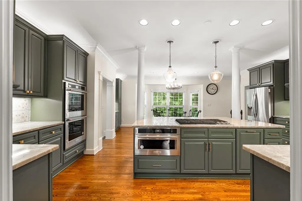 345 W Berwicke Common Ne, Atlanta, Georgia 30342, 5 Bedrooms Bedrooms, ,4 BathroomsBathrooms,Residential,For Sale,345 W Berwicke Common Ne,7737661