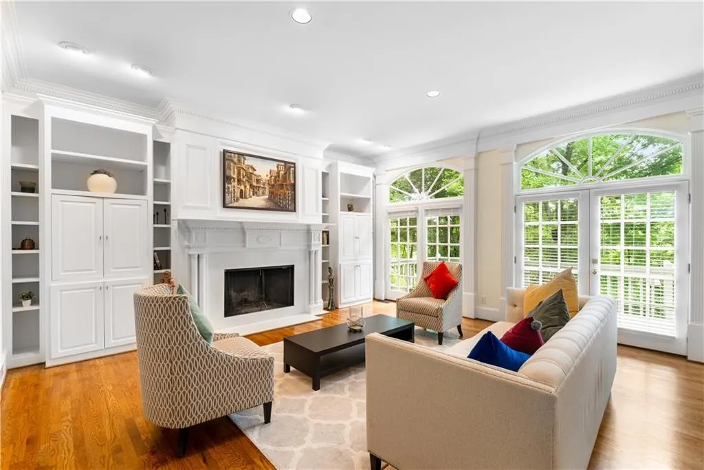 345 W Berwicke Common Ne, Atlanta, Georgia 30342, 5 Bedrooms Bedrooms, ,4 BathroomsBathrooms,Residential,For Sale,345 W Berwicke Common Ne,7737661