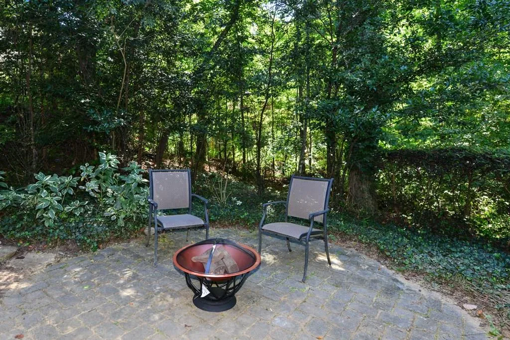 750 Spalding Heights Drive, Sandy Springs, Georgia 30350, 4 Bedrooms Bedrooms, ,3 BathroomsBathrooms,Residential,Sold,750 Spalding Heights Drive,5759237