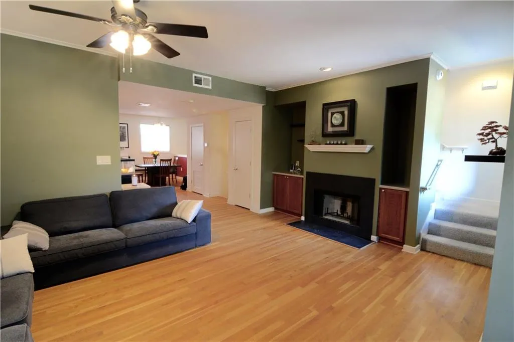 401 Tenth Street Nw Unit C208, Atlanta, Georgia 30318, 2 Bedrooms Bedrooms, ,2 BathroomsBathrooms,Residential,Sold,401 Tenth Street Nw Unit C208,5710225