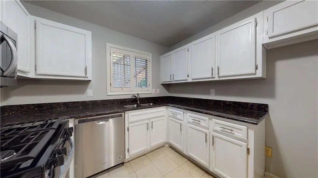 703 Gettysburg Place, Sandy Springs, Georgia 30350, 2 Bedrooms Bedrooms, ,1 BathroomBathrooms,Residential,Sold,703 Gettysburg Place,6835022