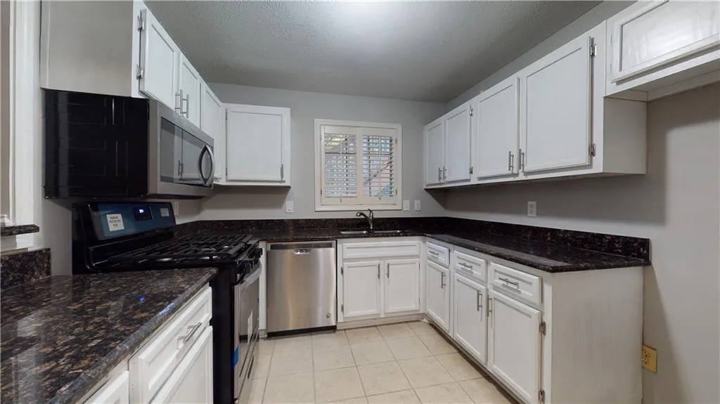 703 Gettysburg Place, Sandy Springs, Georgia 30350, 2 Bedrooms Bedrooms, ,1 BathroomBathrooms,Residential,Sold,703 Gettysburg Place,6835022