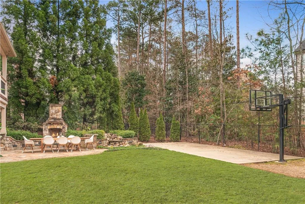 720 Glengate Place, Sandy Springs, Georgia 30328, 6 Bedrooms Bedrooms, ,6 BathroomsBathrooms,Residential,Sold,720 Glengate Place,6820466