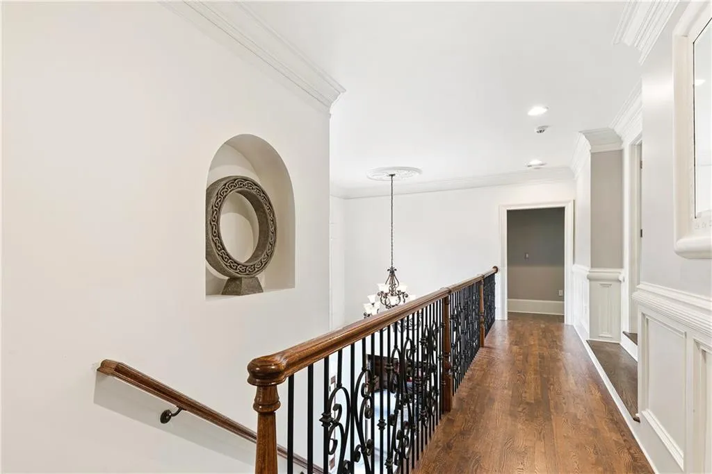 720 Glengate Place, Sandy Springs, Georgia 30328, 6 Bedrooms Bedrooms, ,6 BathroomsBathrooms,Residential,Sold,720 Glengate Place,6820466