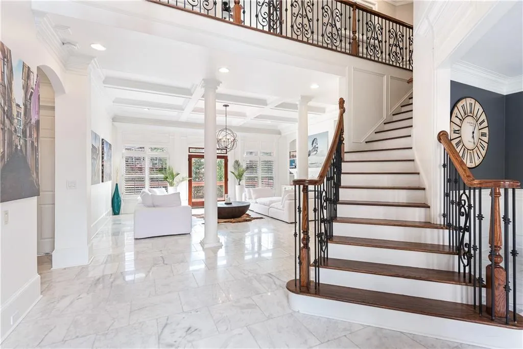 720 Glengate Place, Sandy Springs, Georgia 30328, 6 Bedrooms Bedrooms, ,6 BathroomsBathrooms,Residential,Sold,720 Glengate Place,6820466