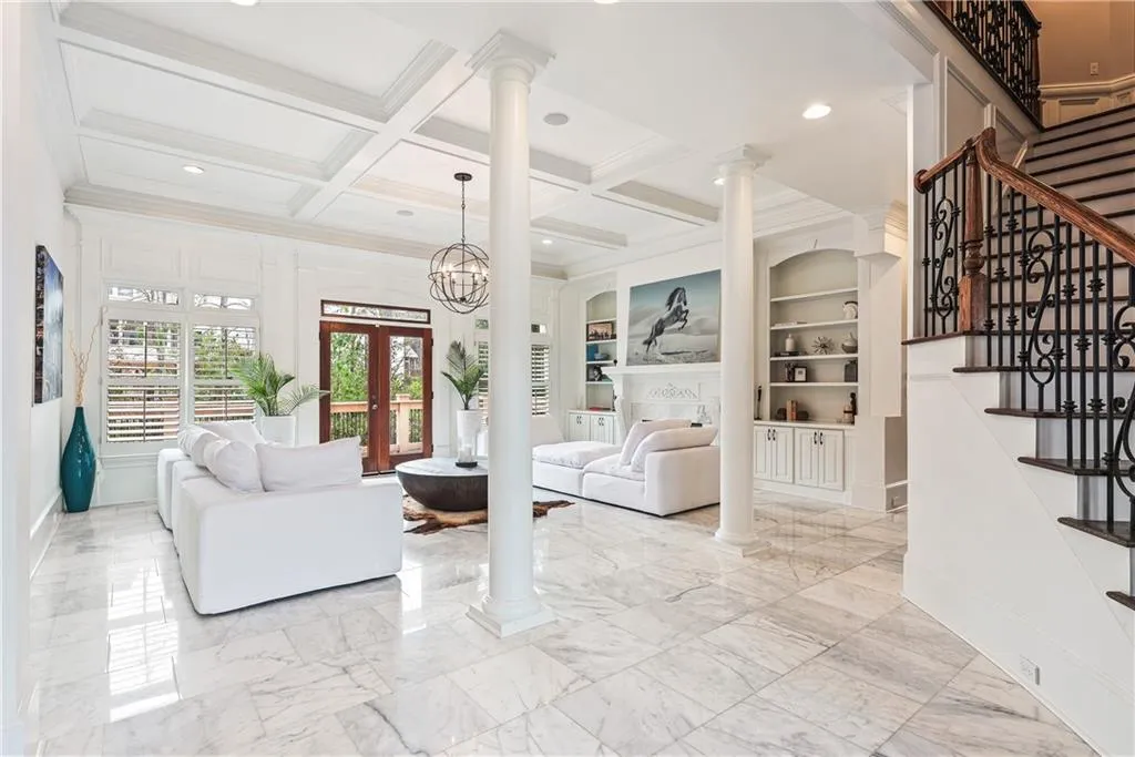 720 Glengate Place, Sandy Springs, Georgia 30328, 6 Bedrooms Bedrooms, ,6 BathroomsBathrooms,Residential,Sold,720 Glengate Place,6820466
