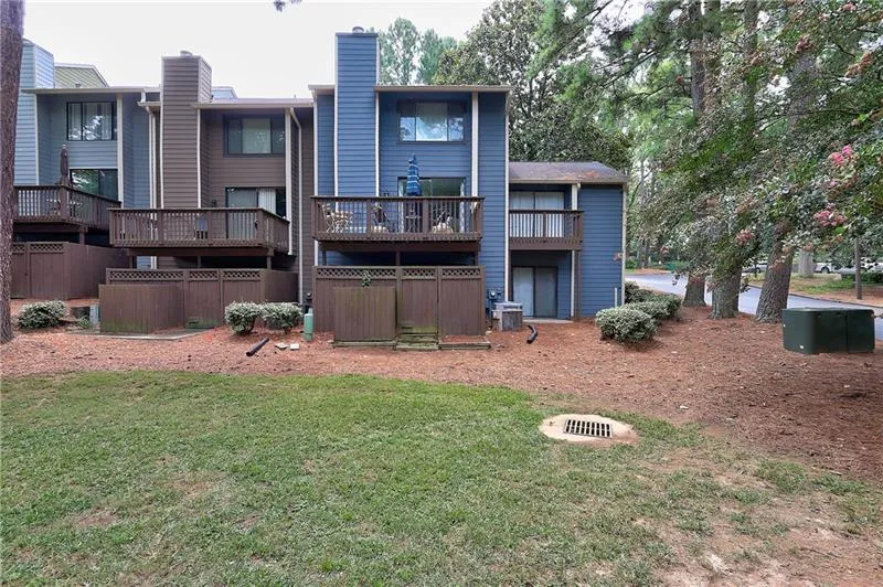 60 Goldrush Circle, Sandy Springs, Georgia 30328, 4 Bedrooms Bedrooms, ,4 BathroomsBathrooms,Residential,Sold,60 Goldrush Circle,6652307