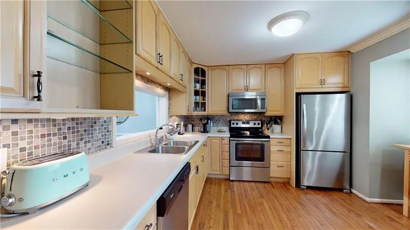 60 Goldrush Circle, Sandy Springs, Georgia 30328, 4 Bedrooms Bedrooms, ,4 BathroomsBathrooms,Residential,Sold,60 Goldrush Circle,6652307