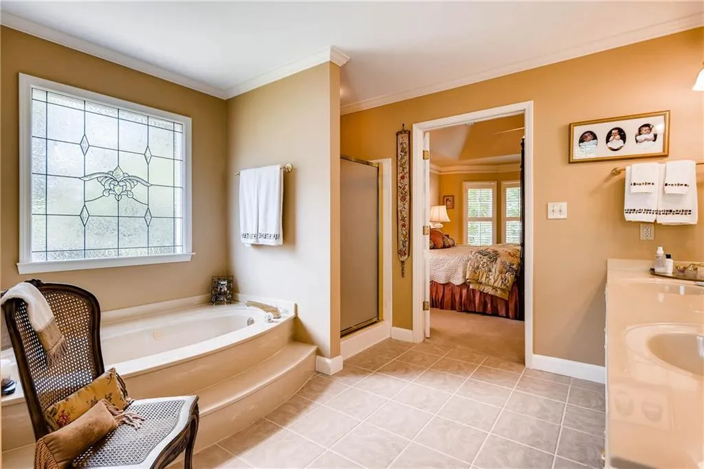 2185 Dunwoody Heritage Drive Ne, Sandy Springs, Georgia 30350, 6 Bedrooms Bedrooms, ,4 BathroomsBathrooms,Residential,Sold,2185 Dunwoody Heritage Drive Ne,6025431