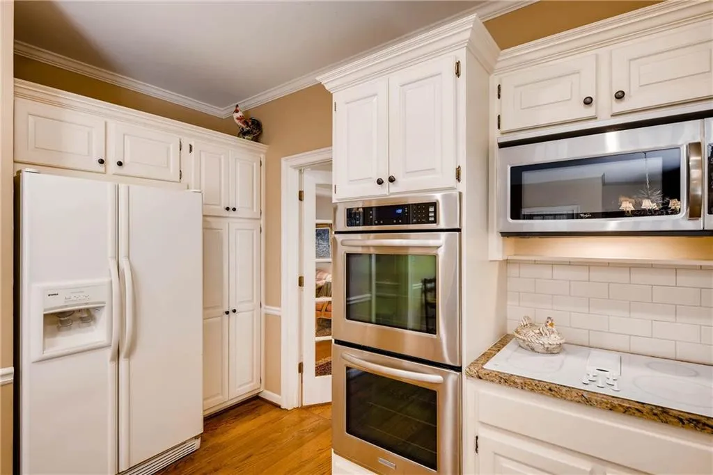 2185 Dunwoody Heritage Drive Ne, Sandy Springs, Georgia 30350, 6 Bedrooms Bedrooms, ,4 BathroomsBathrooms,Residential,Sold,2185 Dunwoody Heritage Drive Ne,6025431