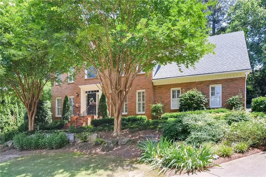 2185 Dunwoody Heritage Drive Ne, Sandy Springs, Georgia 30350, 6 Bedrooms Bedrooms, ,4 BathroomsBathrooms,Residential,Sold,2185 Dunwoody Heritage Drive Ne,6025431