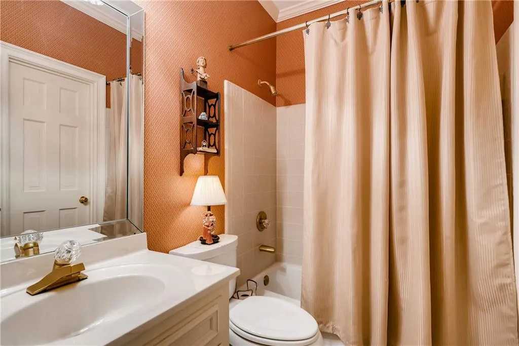 2185 Dunwoody Heritage Drive Ne, Sandy Springs, Georgia 30350, 6 Bedrooms Bedrooms, ,4 BathroomsBathrooms,Residential,Sold,2185 Dunwoody Heritage Drive Ne,6025431