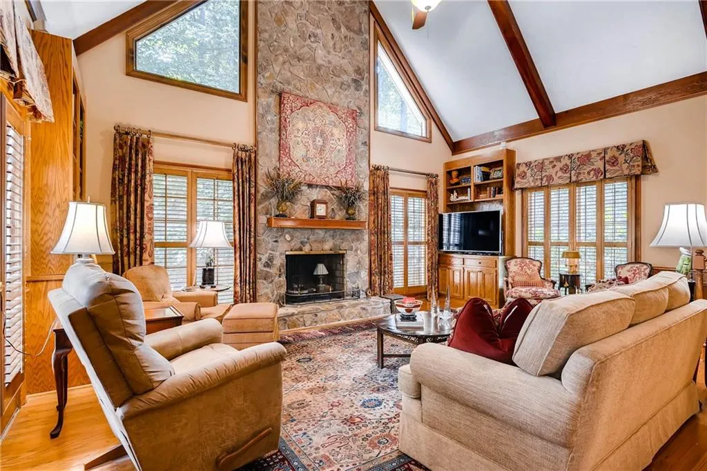 2185 Dunwoody Heritage Drive Ne, Sandy Springs, Georgia 30350, 6 Bedrooms Bedrooms, ,4 BathroomsBathrooms,Residential,Sold,2185 Dunwoody Heritage Drive Ne,6025431