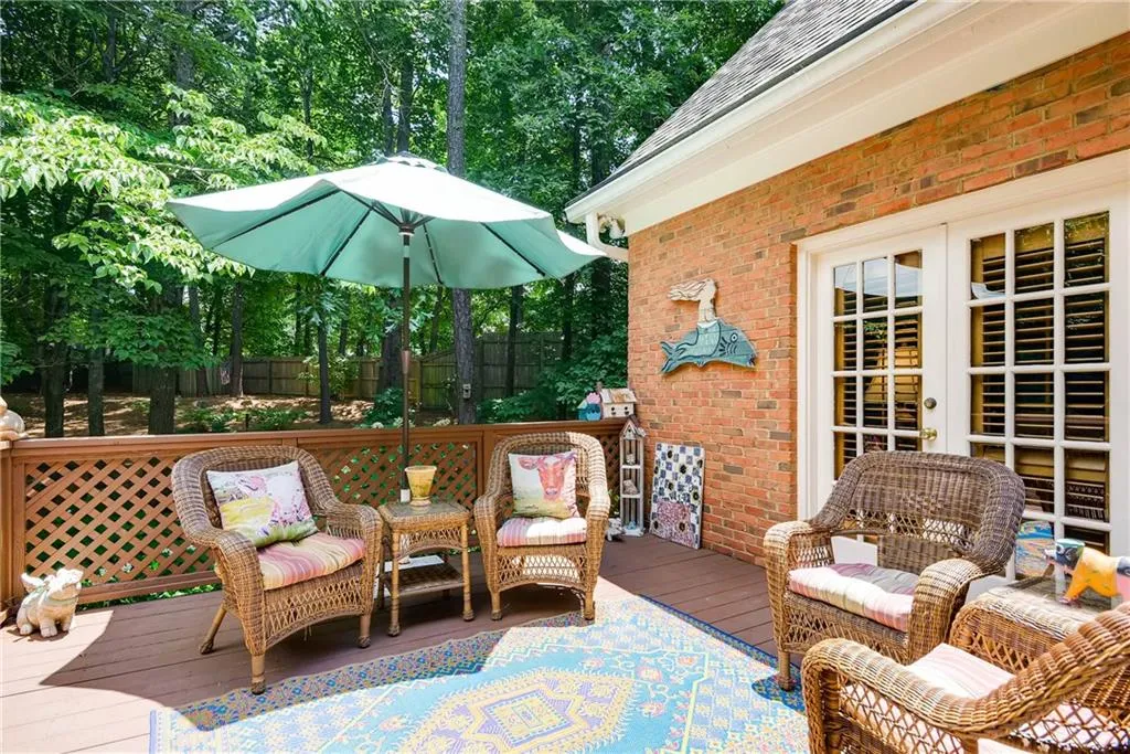 2185 Dunwoody Heritage Drive Ne, Sandy Springs, Georgia 30350, 6 Bedrooms Bedrooms, ,4 BathroomsBathrooms,Residential,Sold,2185 Dunwoody Heritage Drive Ne,6025431