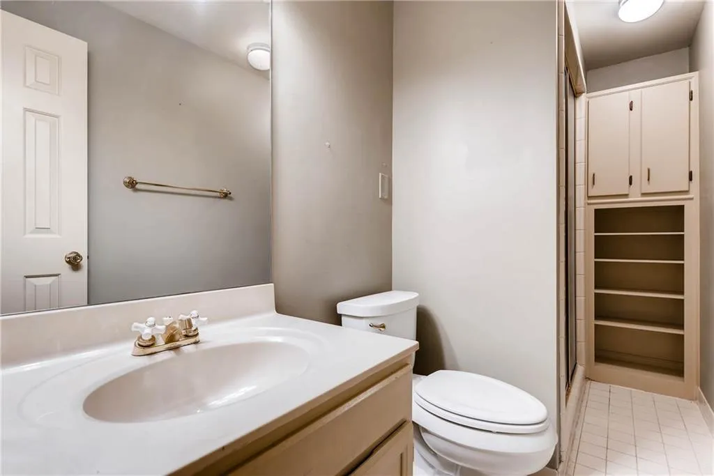 2185 Dunwoody Heritage Drive Ne, Sandy Springs, Georgia 30350, 6 Bedrooms Bedrooms, ,4 BathroomsBathrooms,Residential,Sold,2185 Dunwoody Heritage Drive Ne,6025431