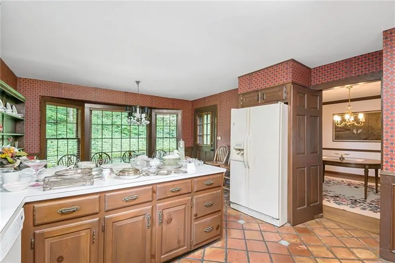 285 Old College Way, Sandy Springs, Georgia 30328, 5 Bedrooms Bedrooms, ,4 BathroomsBathrooms,Residential,Sold,285 Old College Way,7066468