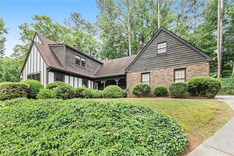 285 Old College Way, Sandy Springs, Georgia 30328, 5 Bedrooms Bedrooms, ,4 BathroomsBathrooms,Residential,Sold,285 Old College Way,7066468