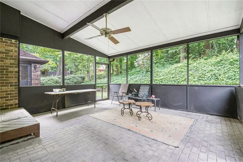 285 Old College Way, Sandy Springs, Georgia 30328, 5 Bedrooms Bedrooms, ,4 BathroomsBathrooms,Residential,Sold,285 Old College Way,7066468