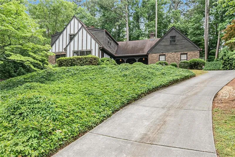 285 Old College Way, Sandy Springs, Georgia 30328, 5 Bedrooms Bedrooms, ,4 BathroomsBathrooms,Residential,Sold,285 Old College Way,7066468