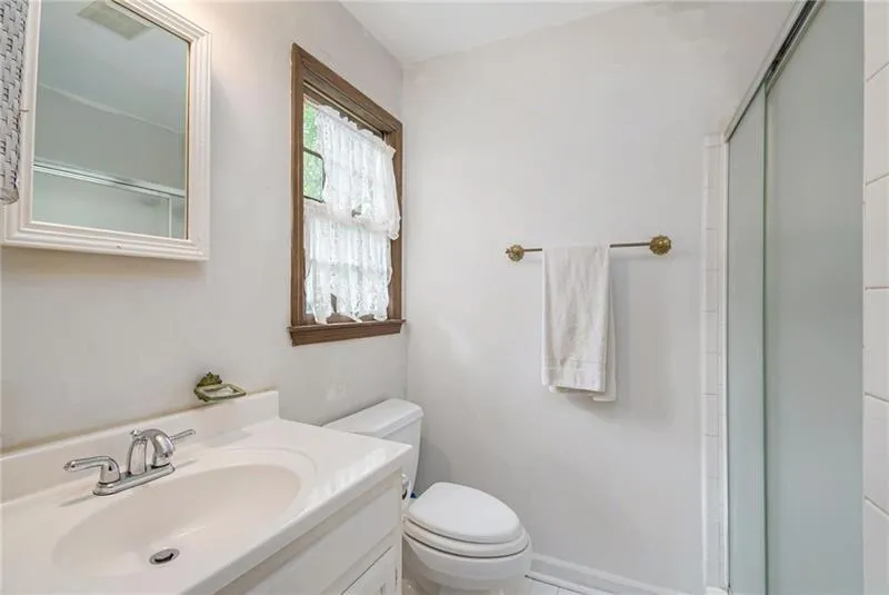 285 Old College Way, Sandy Springs, Georgia 30328, 5 Bedrooms Bedrooms, ,4 BathroomsBathrooms,Residential,Sold,285 Old College Way,7066468