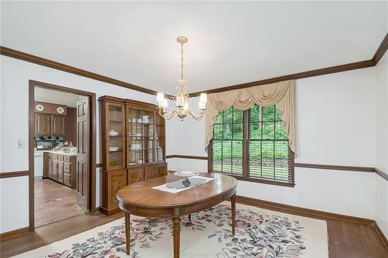 285 Old College Way, Sandy Springs, Georgia 30328, 5 Bedrooms Bedrooms, ,4 BathroomsBathrooms,Residential,Sold,285 Old College Way,7066468